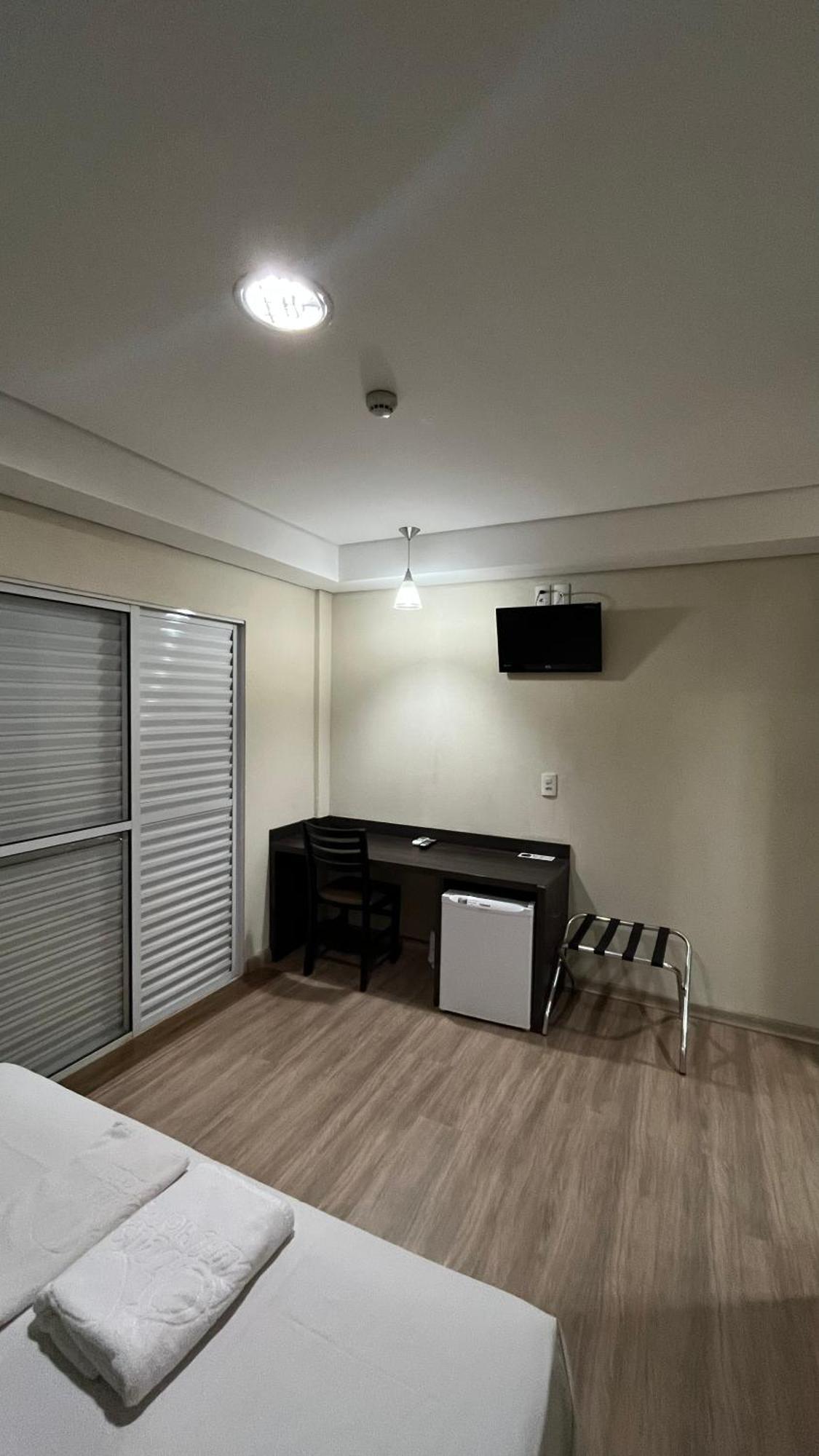 Onix Inn Hotel Cravinhos Kültér fotó