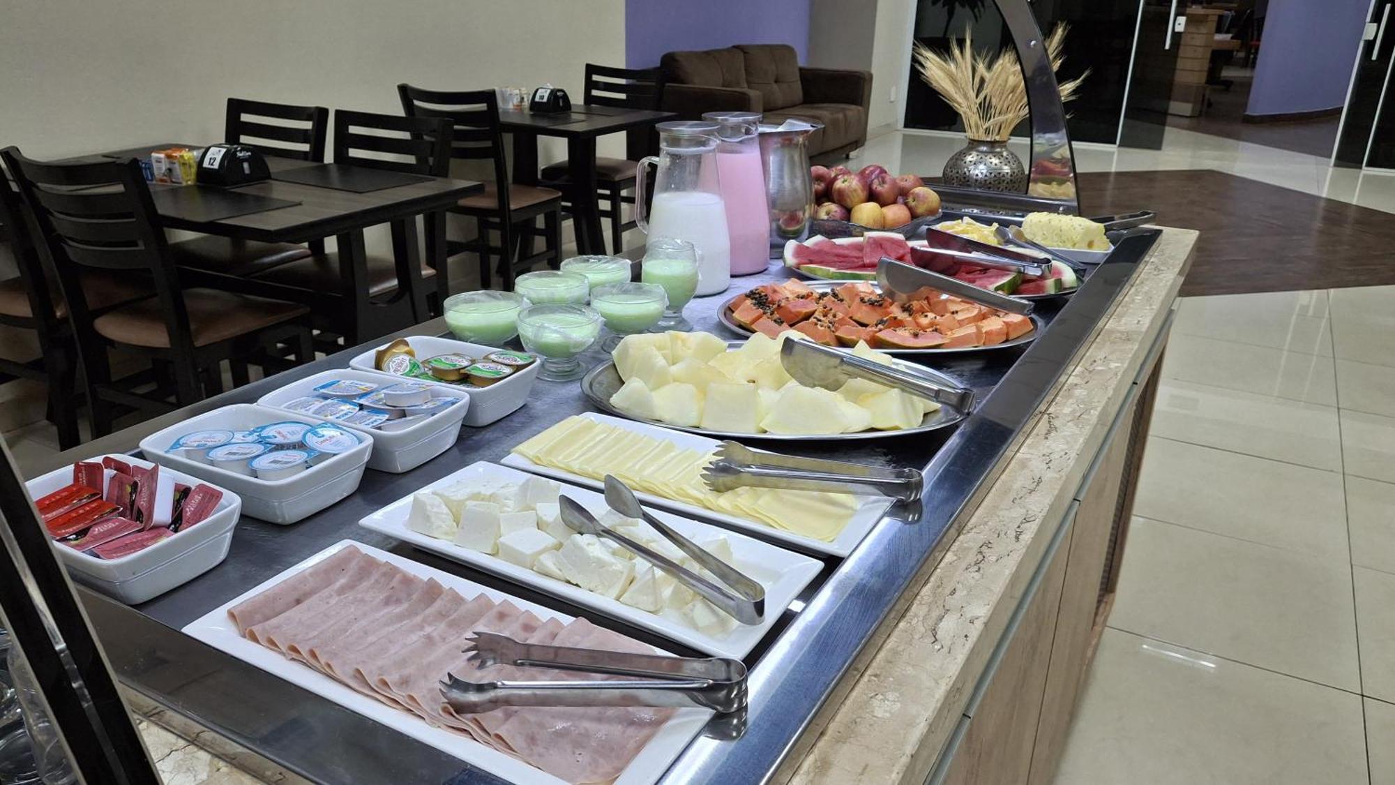 Onix Inn Hotel Cravinhos Kültér fotó