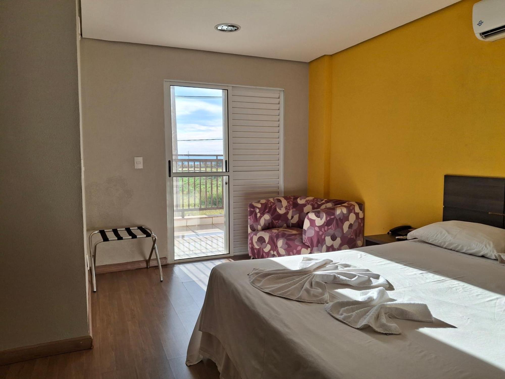 Onix Inn Hotel Cravinhos Kültér fotó