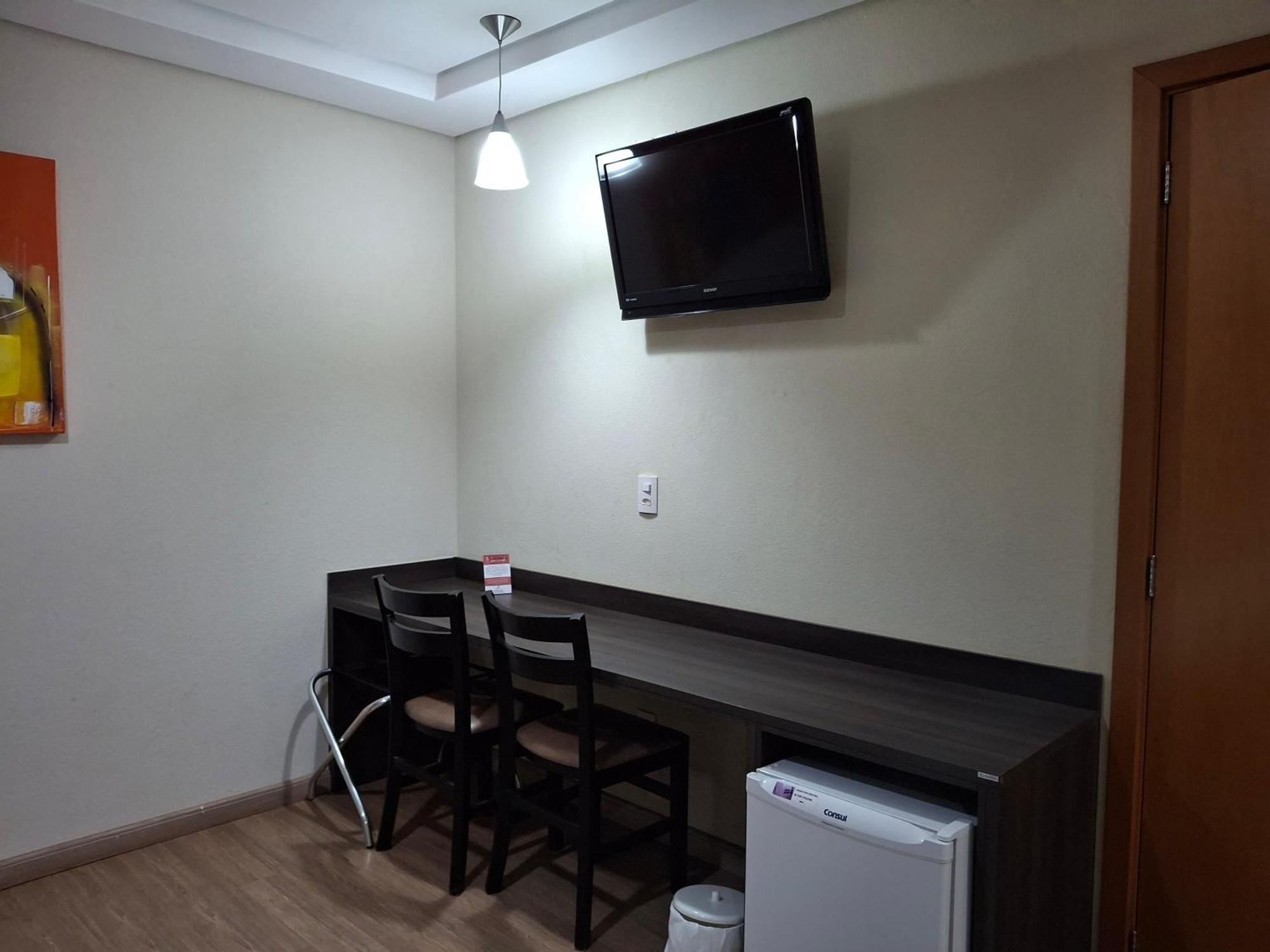Onix Inn Hotel Cravinhos Kültér fotó