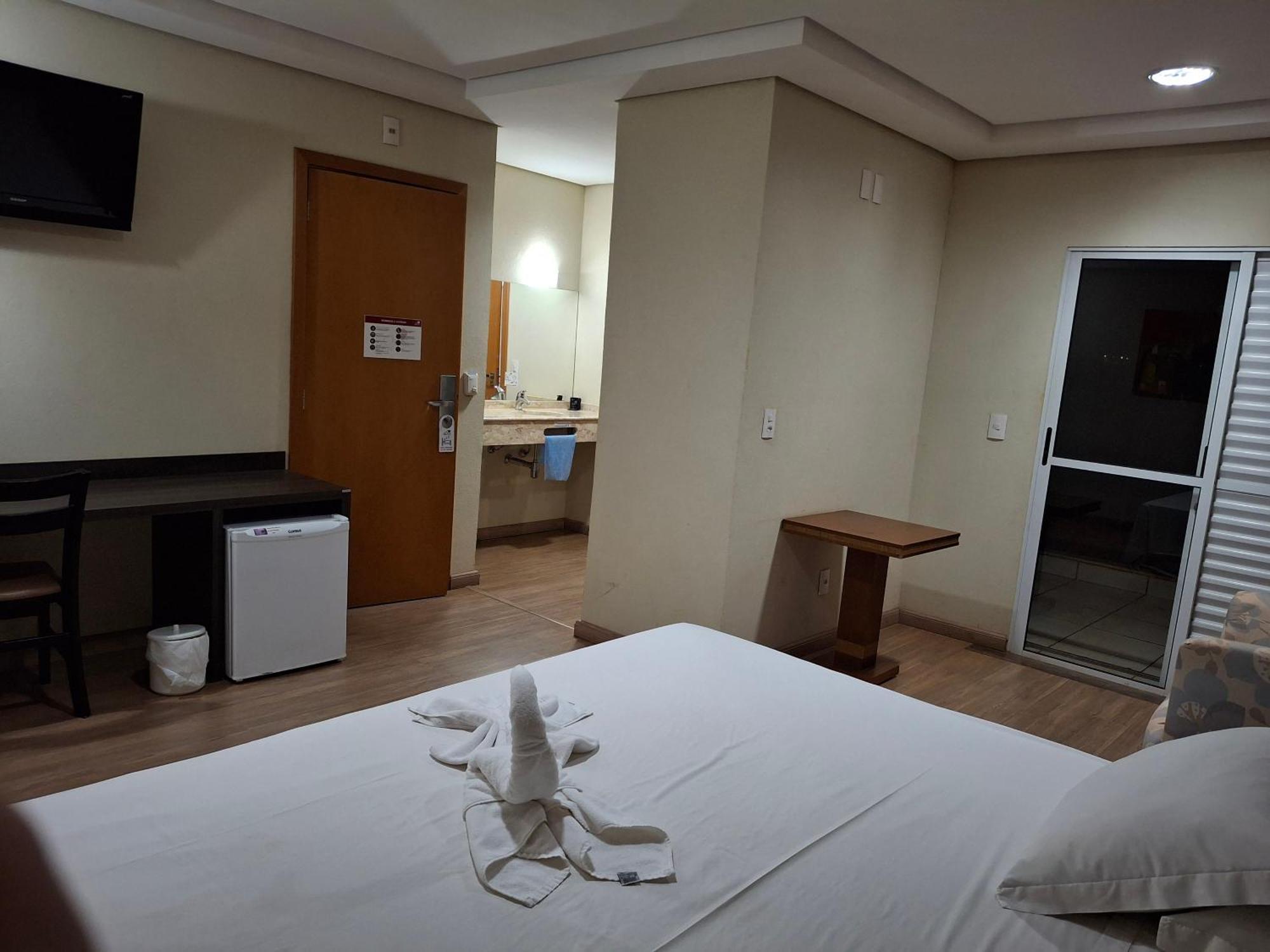 Onix Inn Hotel Cravinhos Kültér fotó